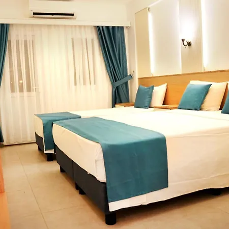 Regal Hotel 2*