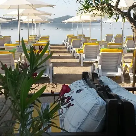 Regal Hotel 2*